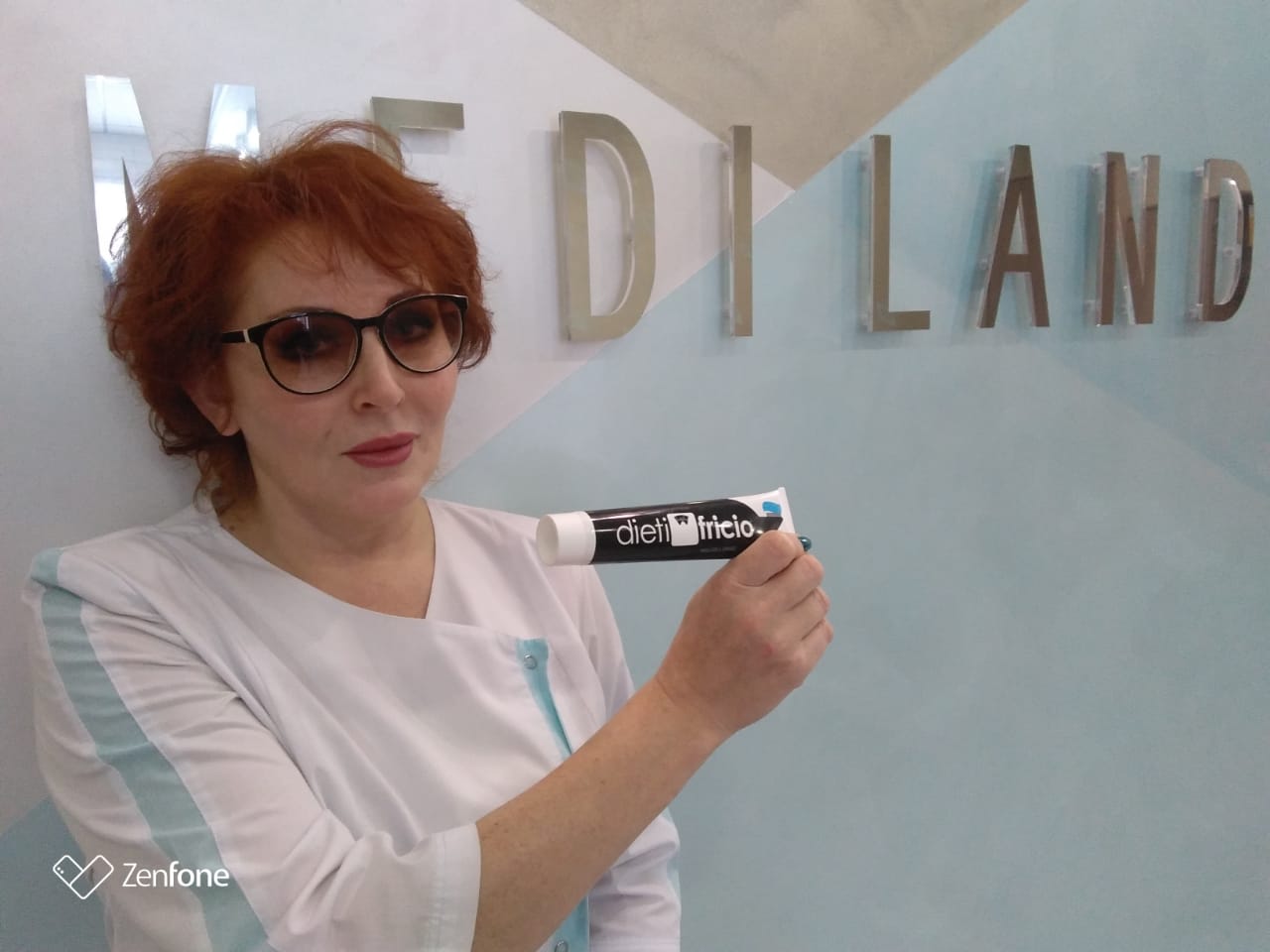 Новосибирский центр эстетической медицины МЕДИЛЕНД предпочитает зубную пасту Dietifricio