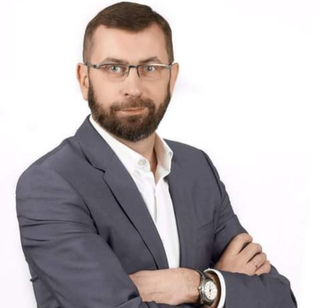 один из Директоров компании IVA PARTNERS Виктор Шахурин в Топ-1000 российских менеджеров